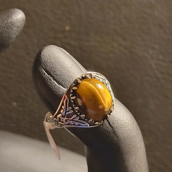 Solid 925 Sterling Silver Tiger's Eye Ring - Picture 2 of 4